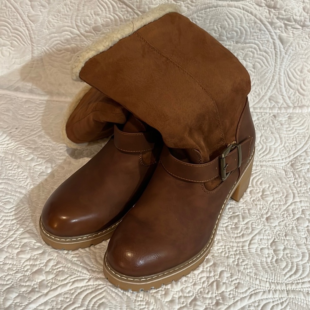 Katliu‎ boots, size 38
